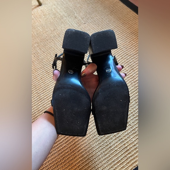 Zara Strap Block Heel - Picture 4 of 4